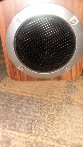 SEVIZ MINI10W 레트로 블루투스 스피커 — 5점을 준 리뷰어가 2020년 9월 올린 사용 사진