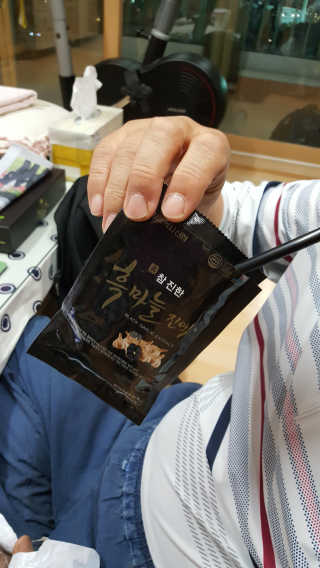 서울약사신협 약사신협_흑마늘진액_70mlx30포 — 5점을 준 리뷰어가 2020년 9월 올린 사용 사진