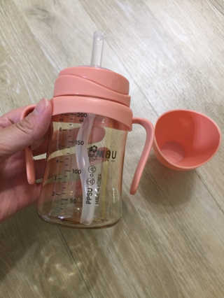 유비맘 샘방지 PPSU 빨대컵_컬러 랜덤 발송 — 5점을 준 리뷰어가 2020년 10월 올린 사용 사진