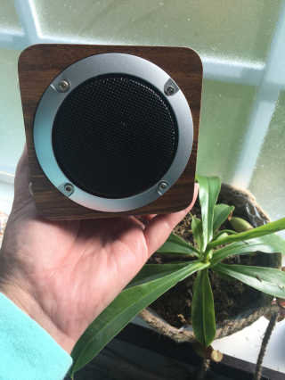SEVIZ MINI10W 레트로 블루투스 스피커 — 5점을 준 리뷰어가 2020년 10월 올린 사용 사진