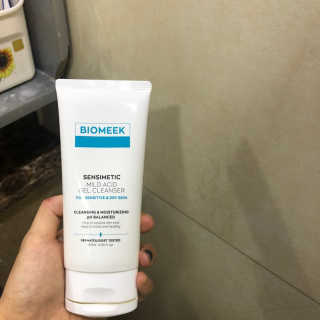 바이오믹 BIOMEEK SENSIMETIC MILD ACID CLEANSER — 4점을 준 리뷰어가 2020년 7월 올린 사용 사진