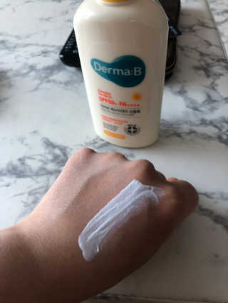 더마비 에브리데이 선블록 SPF50+PA++++ — 5점을 준 리뷰어가 2020년 4월 올린 사용 사진