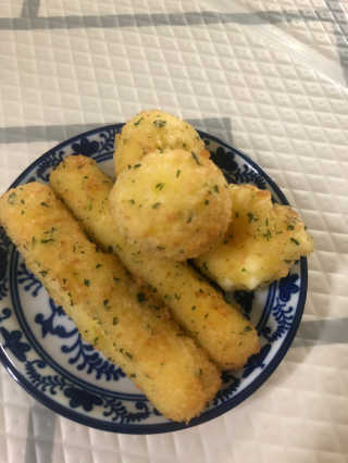 가치식탁 리얼치즈스틱, 리얼크림치즈볼 — 5점을 준 리뷰어가 2020년 11월 올린 사용 사진