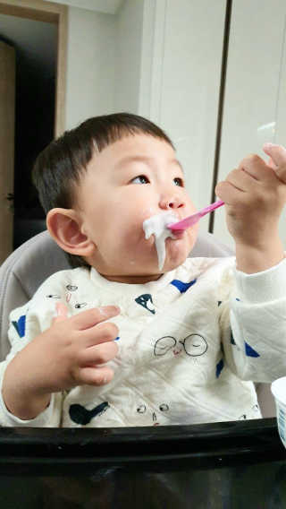 남양유업 떠먹는 불가리스 달지 않아 순한 유기농 BABY 2단계 — 5점을 준 리뷰어가 2020년 10월 올린 사용 사진