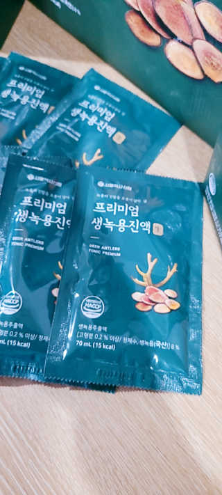 서울약사신협 약사신협_생녹용 진액_70ml x 30포 — 5점을 준 리뷰어가 2020년 10월 올린 사용 사진