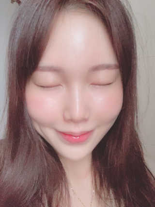 캔메이크 글로우 플로어 치크 09호 버건디플라워 — 5점을 준 리뷰어가 2020년 7월 올린 사용 사진