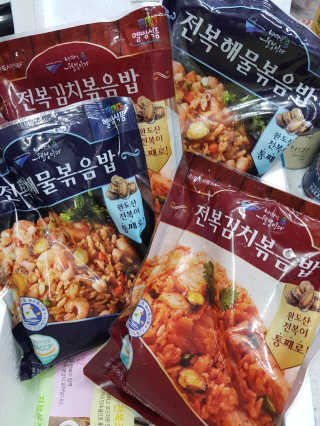 바다는다웰빙이다 전복해물볶음밥/전복김치볶음밥 250g-4봉지 — 5점을 준 리뷰어가 2020년 11월 올린 사용 사진