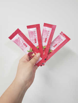 헬스업_쁘띠쁘띠석류콜라겐젤리_20g x 14포 — 3.5점을 준 리뷰어가 2020년 9월 올린 사용 사진