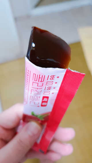 헬스업_쁘띠쁘띠석류콜라겐젤리_20g x 14포 — 5점을 준 리뷰어가 2020년 8월 올린 사용 사진