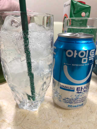 일화 아임톡 탄산수 355ml X 24캔 — 5점을 준 리뷰어가 2020년 4월 올린 사용 사진