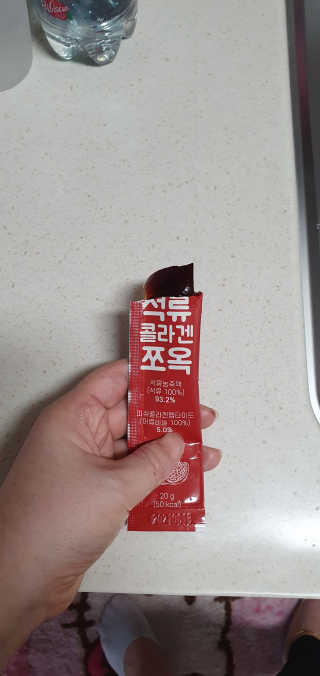조은약초 석류콜라겐 석류즙 석류쪼옥 젤리 스틱 15포 x 20g — 5점을 준 리뷰어가 2020년 8월 올린 사용 사진
