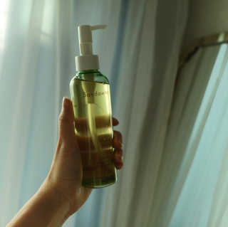 스킨큐어 산다화 순한 클렌징 동백 오일 200ml — 5점을 준 리뷰어가 2020년 5월 올린 사용 사진