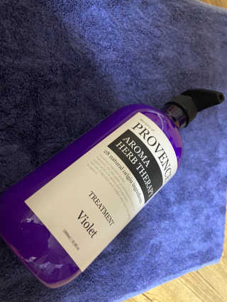 프로방스 바이올렛 퍼퓸 트리트먼트 1000ml 업그레이드 — 5점을 준 리뷰어가 2020년 9월 올린 사용 사진