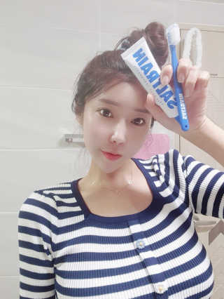 오래가는 개운함 솔트레인 그레이 솔트 덴탈케어 SET — 5점을 준 리뷰어가 2020년 10월 올린 사용 사진