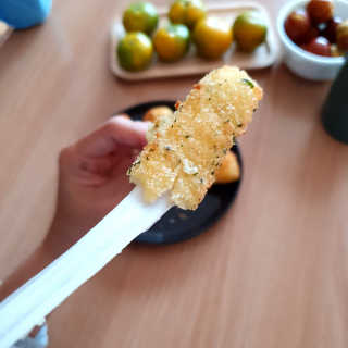 가치식탁 리얼치즈스틱, 리얼크림치즈볼 — 5점을 준 리뷰어가 2020년 10월 올린 사용 사진