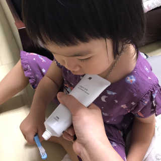 [생활공작소X굴리굴리] 어린이 칫솔 12개입+어린이치약 — 5점을 준 리뷰어가 2020년 9월 올린 사용 사진
