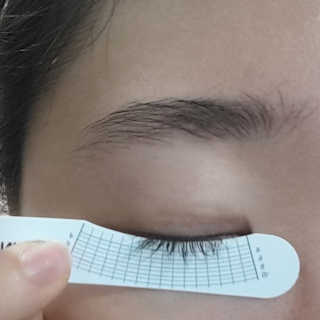 닥터존스킨 눈썹자라 — 4점을 준 리뷰어가 2020년 8월 올린 사용 사진