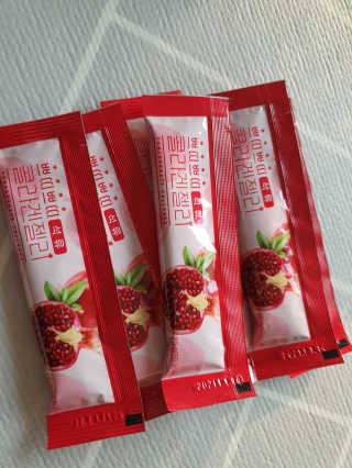헬스업_쁘띠쁘띠석류콜라겐젤리_20g x 14포 — 5점을 준 리뷰어가 2020년 10월 올린 사용 사진