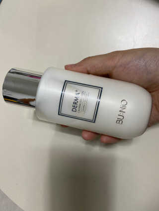 뷰니오 더마플러스 카밍 에멀전200ml — 5점을 준 리뷰어가 2020년 12월 올린 사용 사진