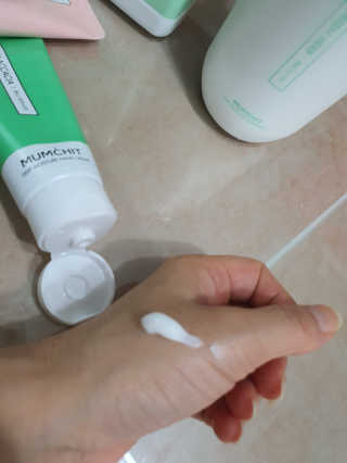 멈칫 딥모이스처 핸드크림, 세라마이드 바디크림 택1 — 4점을 준 리뷰어가 2020년 6월 올린 사용 사진