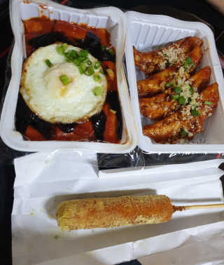 죠스떡볶이 [죠스푸드] 짜빠떡볶이+떡또그+범벅만두 신메뉴 3종 — 5점을 준 리뷰어가 2020년 4월 올린 사용 사진