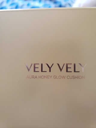VELY VELY 아우라 허니 글로우 쿠션 — 5점을 준 리뷰어가 2020년 4월 올린 사용 사진