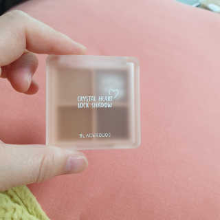 [블랙루즈] 크리스탈 하트 락 섀도우 4종 중 택1 — 5점을 준 리뷰어가 2020년 9월 올린 사용 사진
