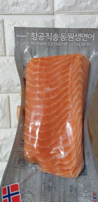 동원산업 항공직송 동원생연어_400g — 5점을 준 리뷰어가 2020년 4월 올린 사용 사진