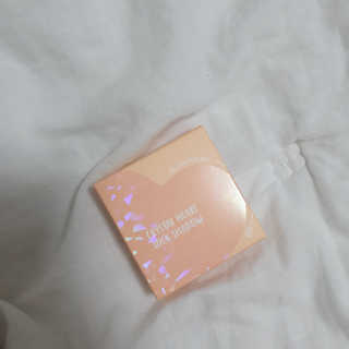 [블랙루즈] 크리스탈 하트 락 섀도우 4종 중 택1 — 5점을 준 리뷰어가 2020년 9월 올린 사용 사진