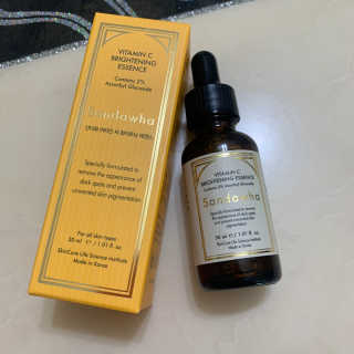 [스킨큐어] 산다화 비타민C 화이트닝 에센스 30ml — 4점을 준 리뷰어가 2020년 4월 올린 사용 사진