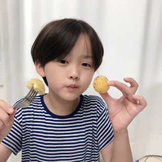 가치식탁 리얼치즈스틱, 리얼크림치즈볼 — 5점을 준 리뷰어가 2020년 8월 올린 사용 사진
