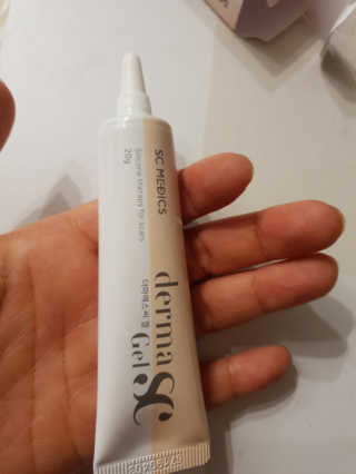 derma SC-Gel 더마에스씨 겔 20g — 4.5점을 준 리뷰어가 2020년 4월 올린 사용 사진