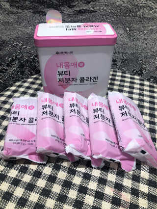 서울약사신협_내몸애뷰티저분자콜라겐_2.5g 50포 — 5점을 준 리뷰어가 2020년 4월 올린 사용 사진