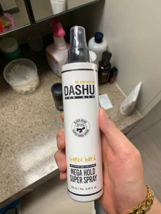 다슈코리아 다슈 포 맨 프리미엄 메가 홀드 슈퍼 스프레이 250ml — 5점을 준 리뷰어가 2020년 8월 올린 사용 사진
