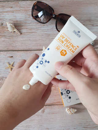 트리티스 SG_[TREATIS] UV Defence Sun Cream — 5점을 준 리뷰어가 2020년 10월 올린 사용 사진