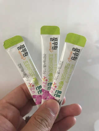 [풀무원베이비밀] 프로바이오락 베이비 튼튼 유산균 — 5점을 준 리뷰어가 2020년 8월 올린 사용 사진