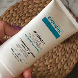 바이오믹 BIOMEEK SENSIMETIC MILD ACID CLEANSER — 5점을 준 리뷰어가 2020년 6월 올린 사용 사진