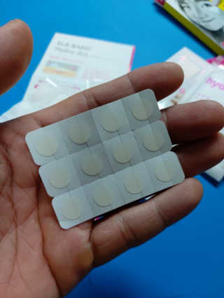 엘라밴드 하이드로 도트 스팟패치 12mm, 10mm — 4점을 준 리뷰어가 2020년 8월 올린 사용 사진