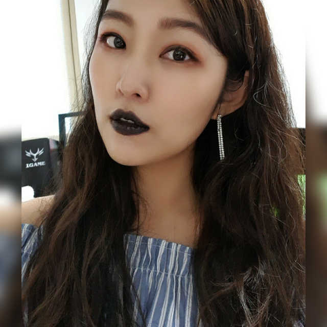 셀프코딩 코드 레드 소프트 립스틱 리뷰 사진