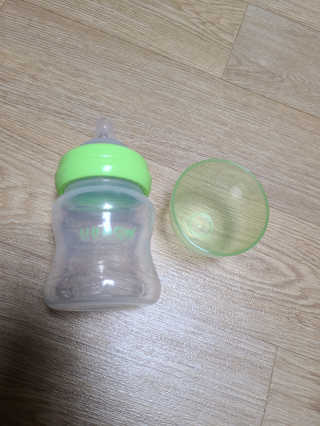 유비맘 신생아젖병 120ml 트리플팩_ 젖꼭지 포함 — 5점을 준 리뷰어가 2020년 8월 올린 사용 사진