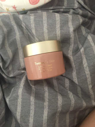 Tween.Ty Skin 트웬티스킨 리프팅 크림 프리미엄 라인 — 4.5점을 준 리뷰어가 2020년 9월 올린 사용 사진
