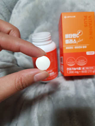 서울약사신협_비타민C플러스_1,200mg x 60정 — 5점을 준 리뷰어가 2020년 11월 올린 사용 사진