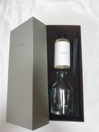 레나스 프리미엄 아로마 디퓨저 200ml  [1SET] — 4.5점을 준 리뷰어가 2020년 10월 올린 사용 사진