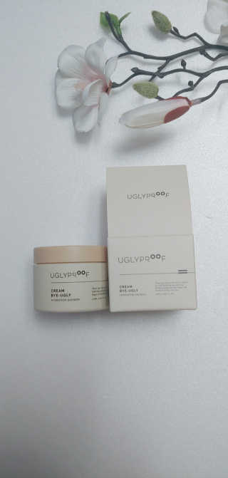 어글리프루프 크림 바이어글리 하이드레이션 샤워 50ml — 5점을 준 리뷰어가 2020년 11월 올린 사용 사진