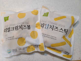 가치식탁 리얼치즈스틱, 리얼크림치즈볼 — 5점을 준 리뷰어가 2020년 11월 올린 사용 사진