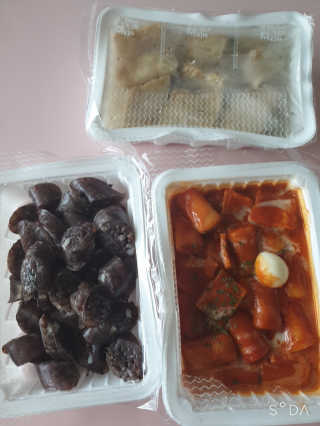 죠스떡볶이 [죠스푸드] 짜빠떡볶이+떡또그+범벅만두 신메뉴 3종 — 2점을 준 리뷰어가 2020년 4월 올린 사용 사진