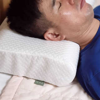 포유 메모리폼 경추베개 자모니베개 — 5점을 준 리뷰어가 2020년 10월 올린 사용 사진