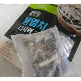 [풀무원] 자연의 감칠맛 통디포리, 통멸치 다시팩 세트 — 5점을 준 리뷰어가 2020년 5월 올린 사용 사진