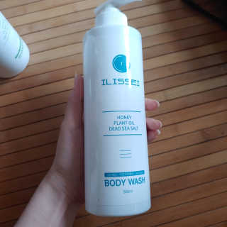 일리세이 허니 샴푸 500ml + 허니 바디워시 500ml 세트 — 5점을 준 리뷰어가 2020년 4월 올린 사용 사진