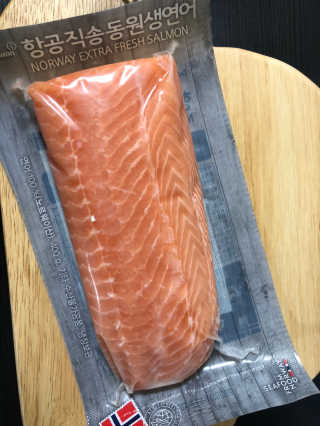 동원산업 항공직송 동원생연어_400g — 4점을 준 리뷰어가 2020년 5월 올린 사용 사진